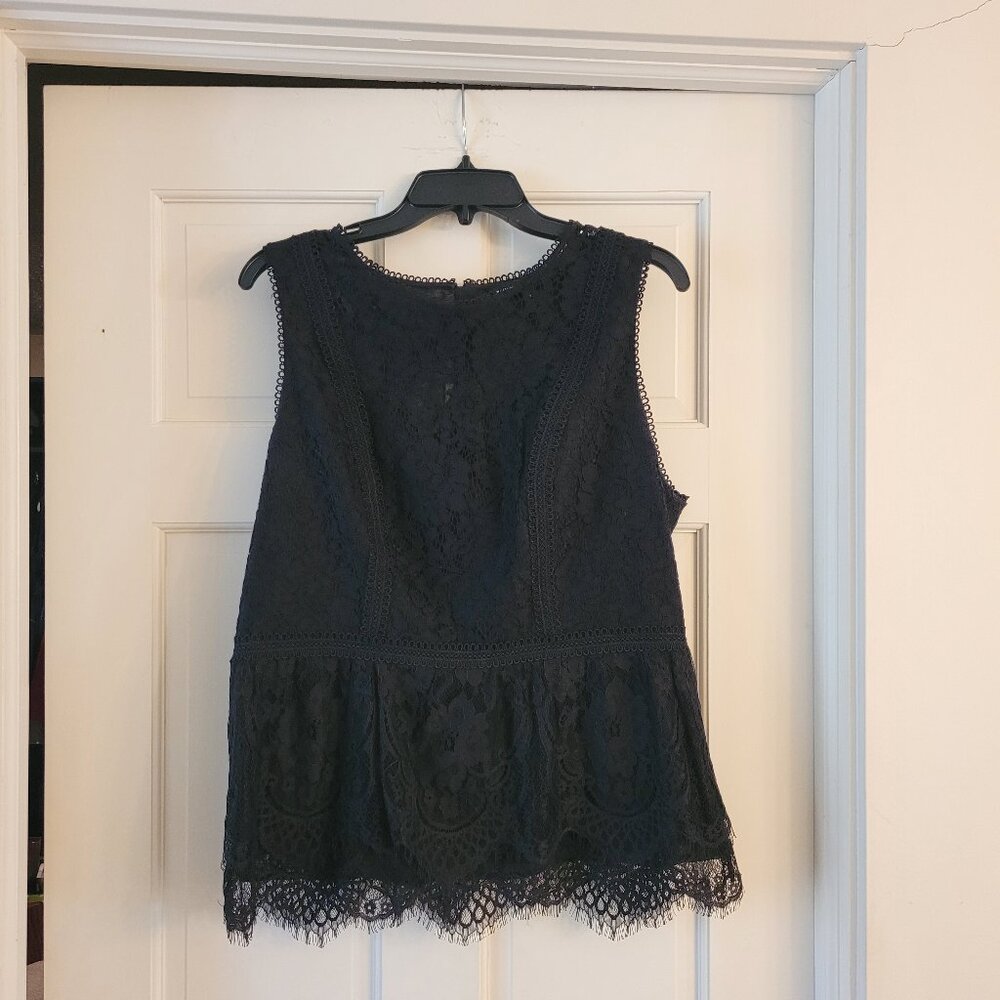 White House|Black Market /lace Black Top, size 14
